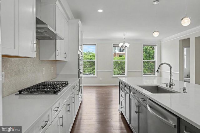 22503 WINDSOR LOCKS SQ, Ashburn, VA 20148