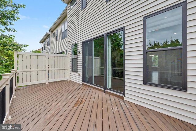 22503 WINDSOR LOCKS SQ, Ashburn, VA 20148