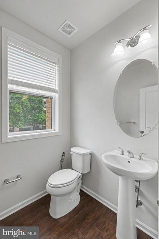 22503 WINDSOR LOCKS SQ, Ashburn, VA 20148