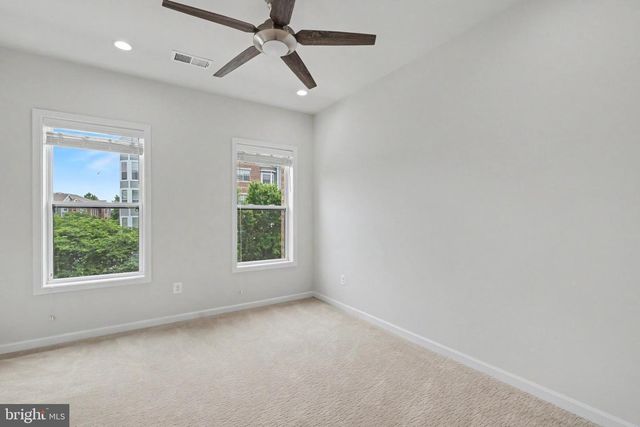 22503 WINDSOR LOCKS SQ, Ashburn, VA 20148