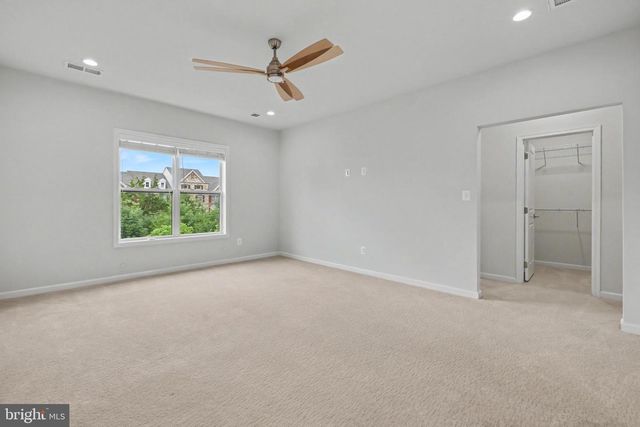 22503 WINDSOR LOCKS SQ, Ashburn, VA 20148