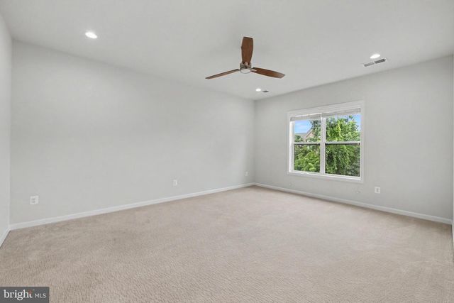 22503 WINDSOR LOCKS SQ, Ashburn, VA 20148