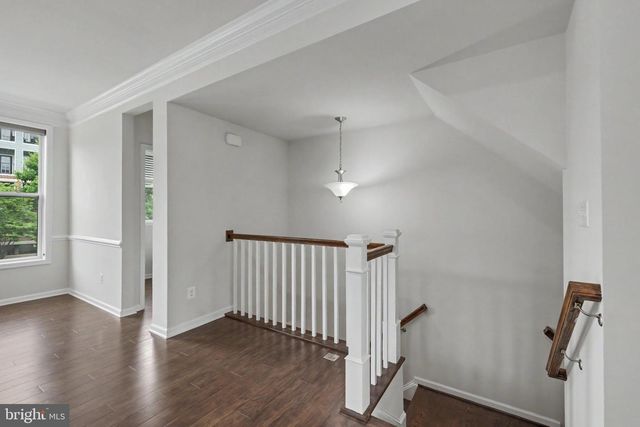 22503 WINDSOR LOCKS SQ, Ashburn, VA 20148