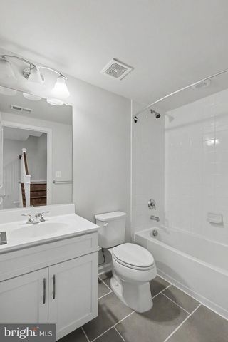 22503 WINDSOR LOCKS SQ, Ashburn, VA 20148