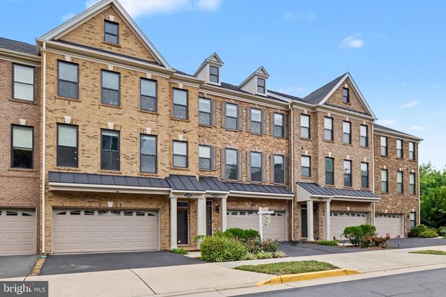 22503 WINDSOR LOCKS SQ, Ashburn, VA 20148