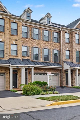 22503 WINDSOR LOCKS SQ, Ashburn, VA 20148