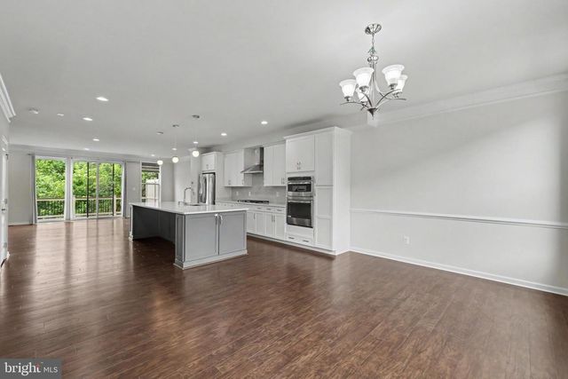 22503 WINDSOR LOCKS SQ, Ashburn, VA 20148
