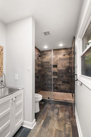 979 Paige Dr, Lawrenceburg, TN 38464