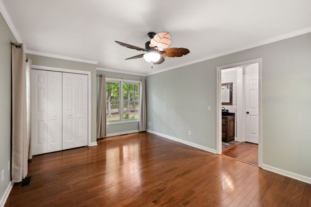 979 Paige Dr, Lawrenceburg, TN 38464