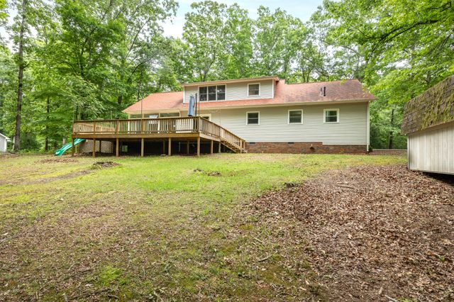 979 Paige Dr, Lawrenceburg, TN 38464