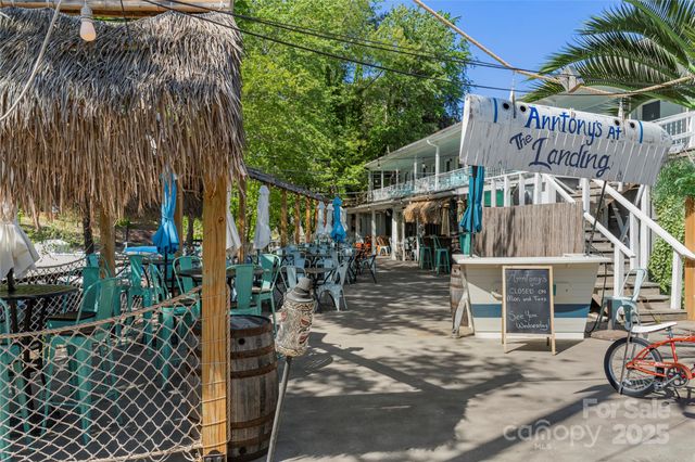 1096 Arundle Road, Sherrills Ford, NC 28673