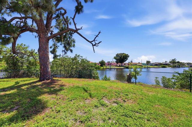 108 BUCKEYE AVENUE NW, Port Charlotte, FL 33952
