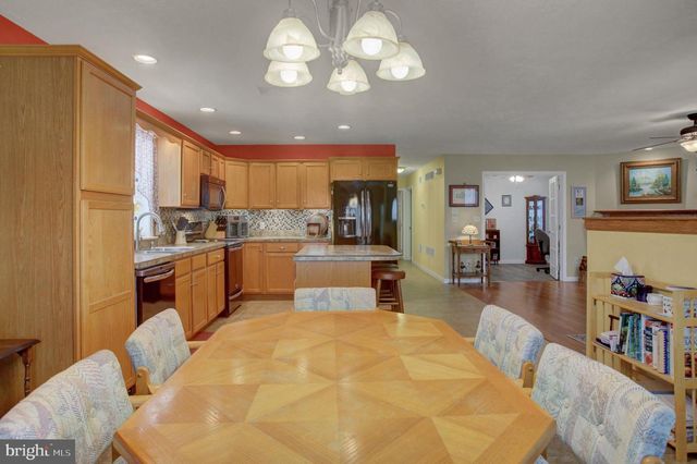 101 COLONIAL CT, Shippensburg, PA 17257