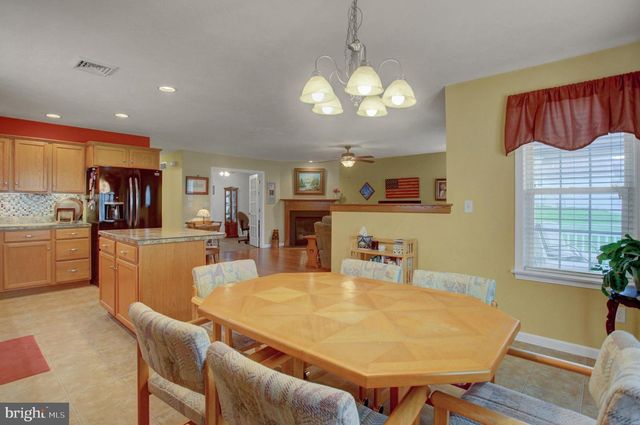 101 COLONIAL CT, Shippensburg, PA 17257