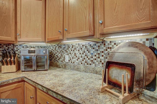 101 COLONIAL CT, Shippensburg, PA 17257