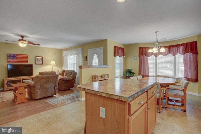 101 COLONIAL CT, Shippensburg, PA 17257