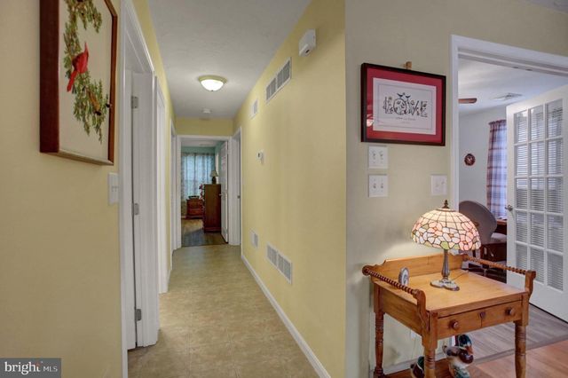 101 COLONIAL CT, Shippensburg, PA 17257