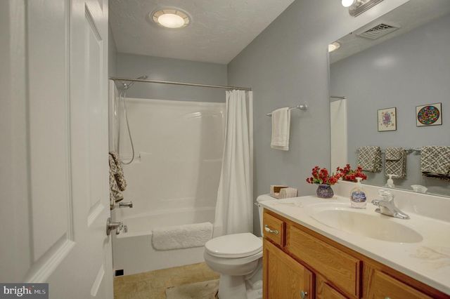 101 COLONIAL CT, Shippensburg, PA 17257