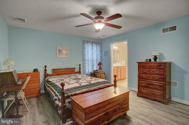 101 COLONIAL CT, Shippensburg, PA 17257