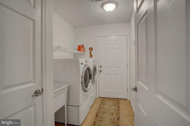 101 COLONIAL CT, Shippensburg, PA 17257