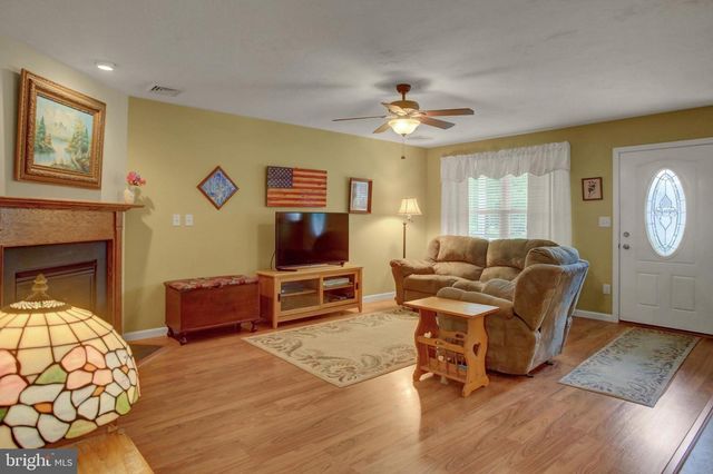101 COLONIAL CT, Shippensburg, PA 17257