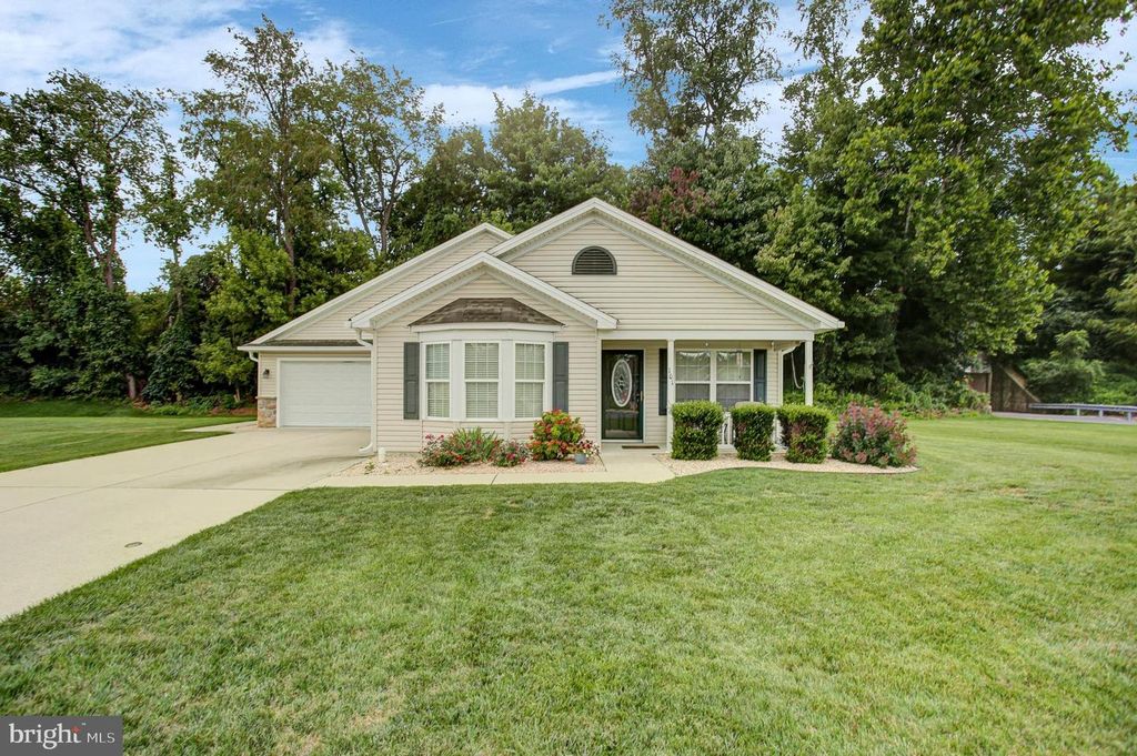 101 COLONIAL CT, Shippensburg, PA 17257