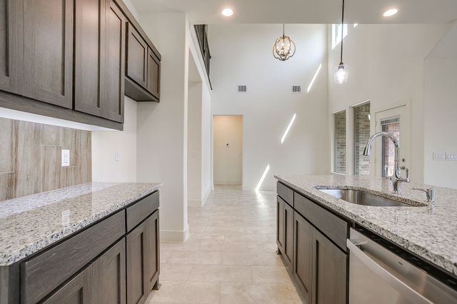 928 Arkan Lane, Fort Worth, TX 76120