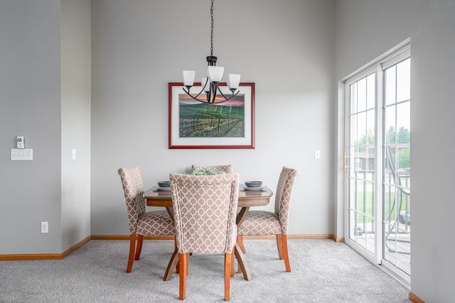 2958 Holiday Court 9, Bettendorf, IA 52722