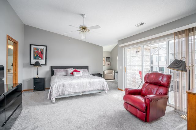 2958 Holiday Court 9, Bettendorf, IA 52722