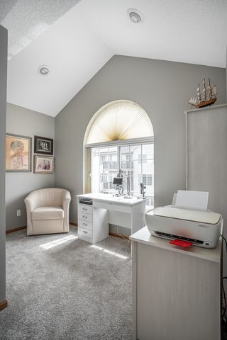 2958 Holiday Court 9, Bettendorf, IA 52722