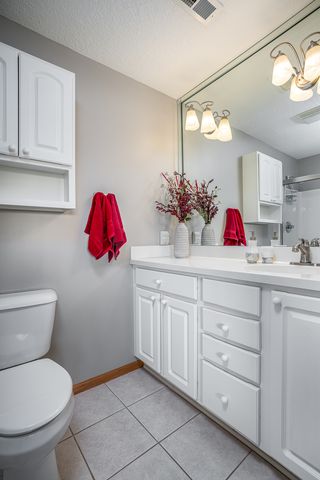 2958 Holiday Court 9, Bettendorf, IA 52722
