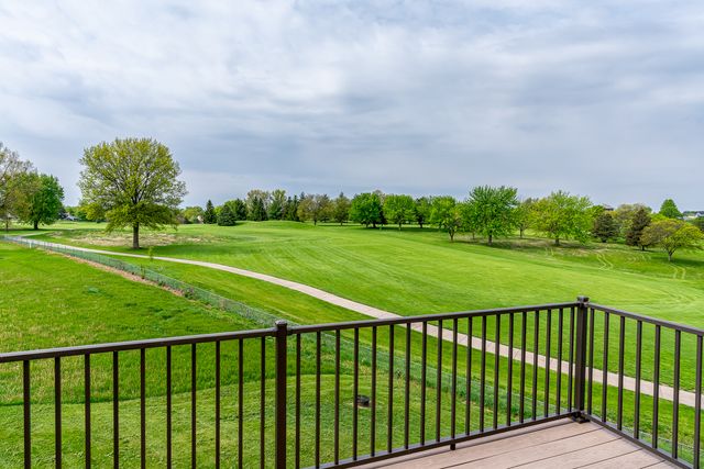 2958 Holiday Court 9, Bettendorf, IA 52722