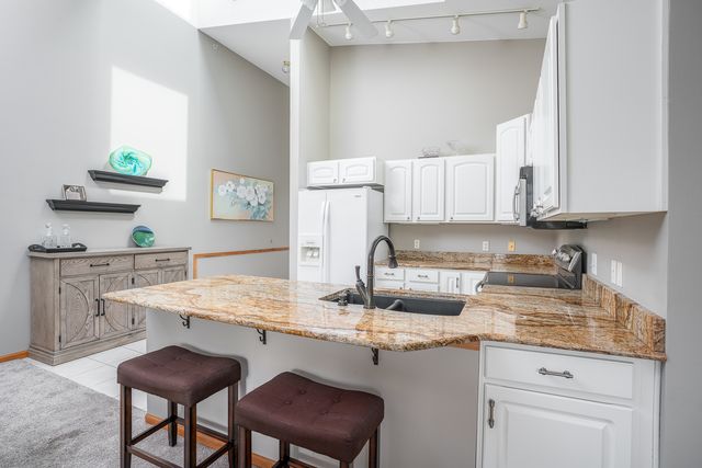 2958 Holiday Court 9, Bettendorf, IA 52722