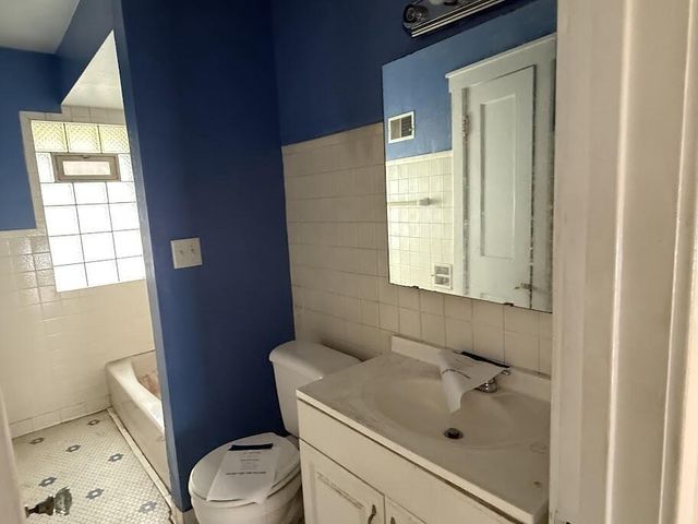 645 Oak Park COURT, Milwaukee, WI 53214