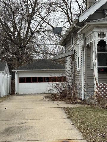 645 Oak Park COURT, Milwaukee, WI 53214