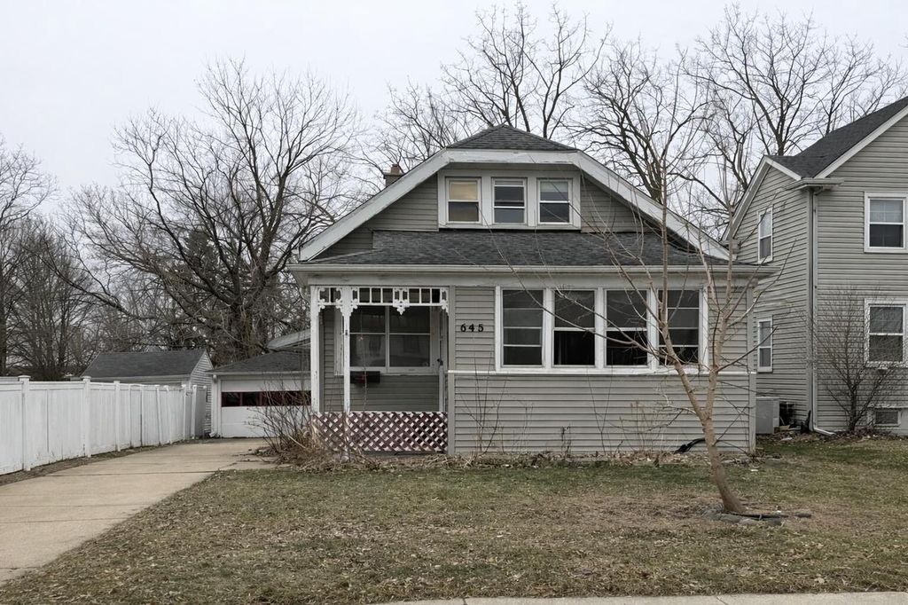 645 Oak Park COURT, Milwaukee, WI 53214