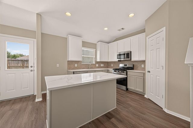 5431 Rio Drive, Baytown, TX 77521