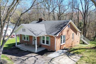 27 Maxie Ave Avenue, Greenville, SC 29611