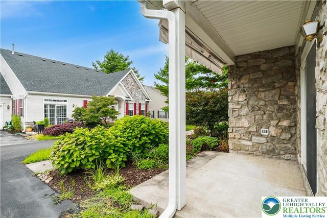 1879 Jeanine Way, Hellertown Boro, PA 18055