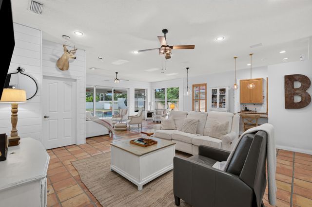 218 HAMPTON Court, Jupiter, FL 33458