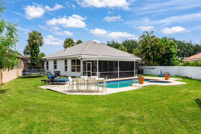 218 HAMPTON Court, Jupiter, FL 33458