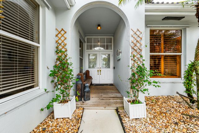 218 HAMPTON Court, Jupiter, FL 33458