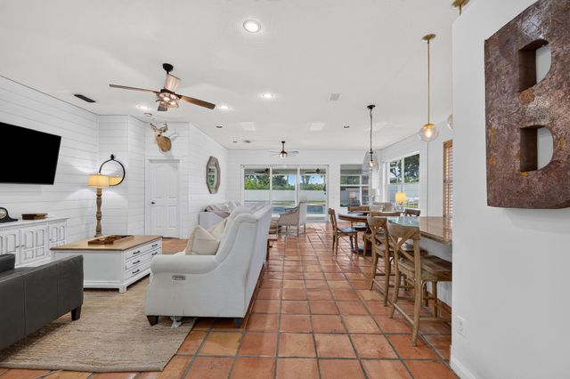 218 HAMPTON Court, Jupiter, FL 33458