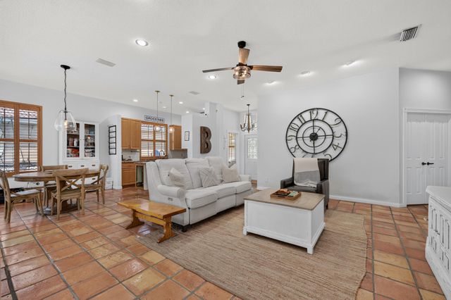 218 HAMPTON Court, Jupiter, FL 33458
