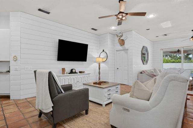 218 HAMPTON Court, Jupiter, FL 33458
