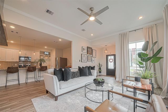 7117 Saint Augustine Street, Houston, TX 77021