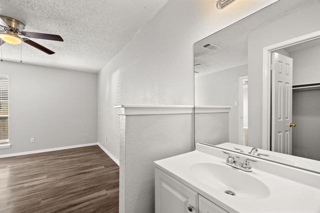 12130 THOMPKINS DR A, Austin, TX 78753