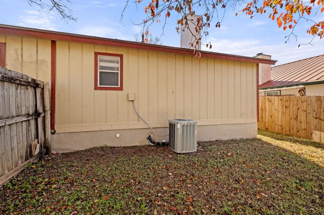 12130 THOMPKINS DR A, Austin, TX 78753