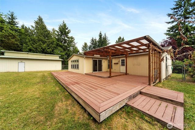 824 Cherub Place East, Port Orchard, WA 98366