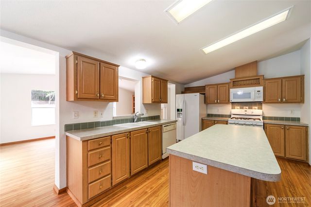 824 Cherub Place East, Port Orchard, WA 98366